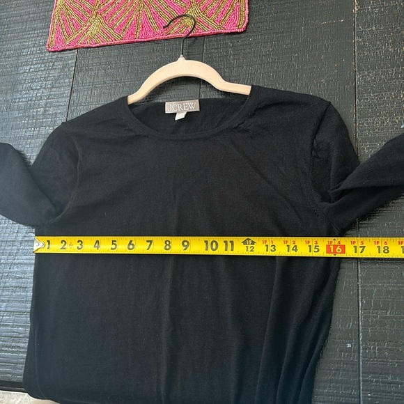J. Crew 100% Merino Wool Round Neck Pullover Sweater in black size Small - Picture 6 of 7